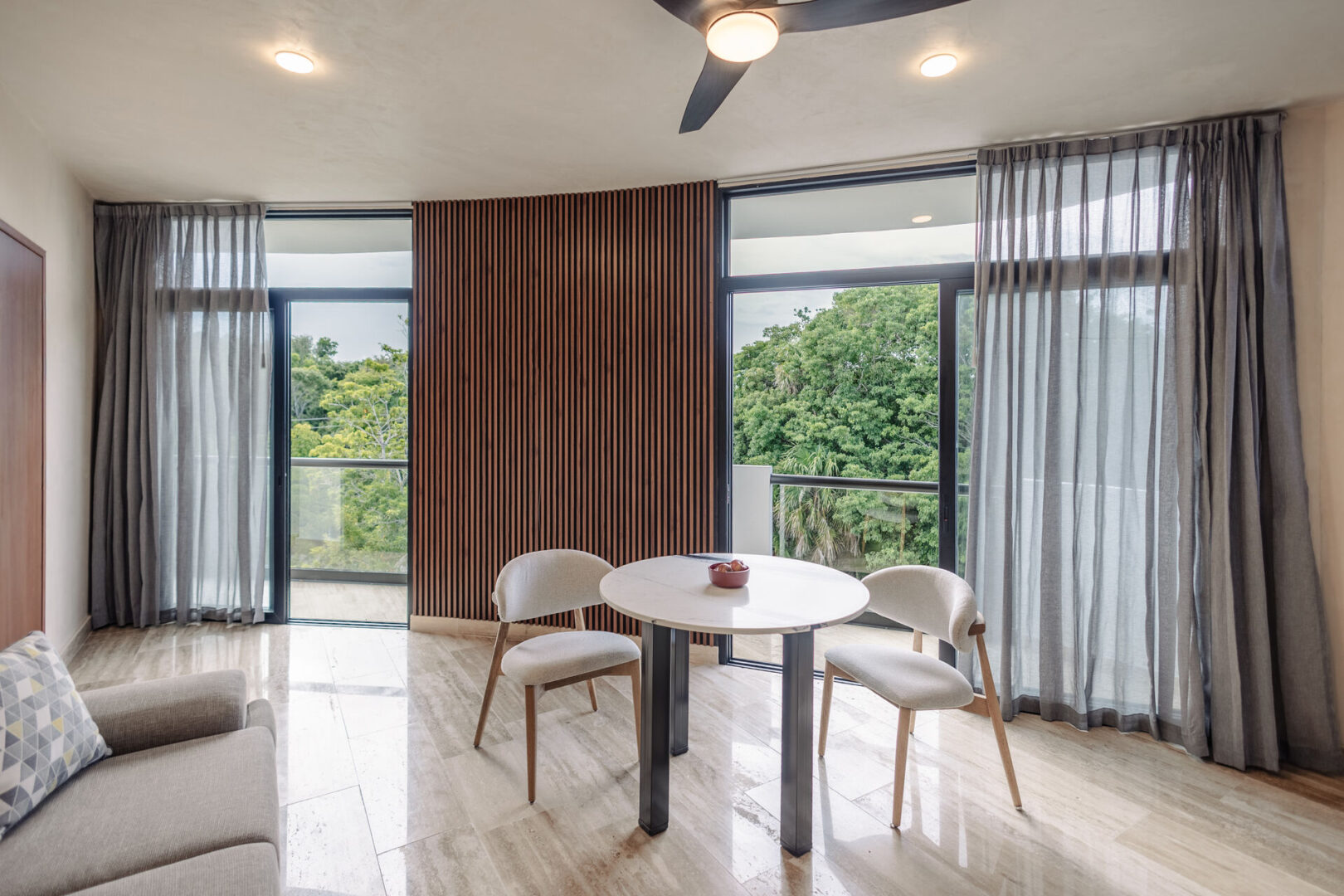 Balcony One Bedroom Residence (402)